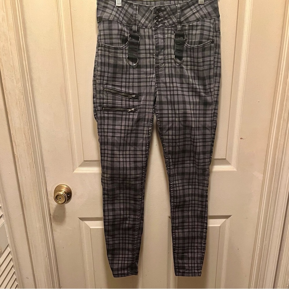 HOT TOPIC Women’s Hi-Rise Super Skinny Plaid Denim Jean Pants. Sz 9. Waist 30.